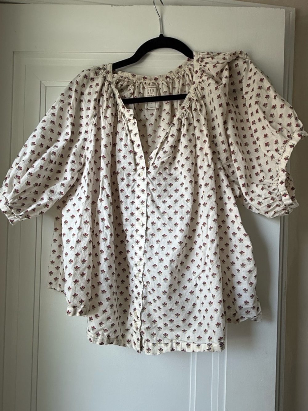 Doen x GAP Women's Cream Blouse with Red Floral Motif